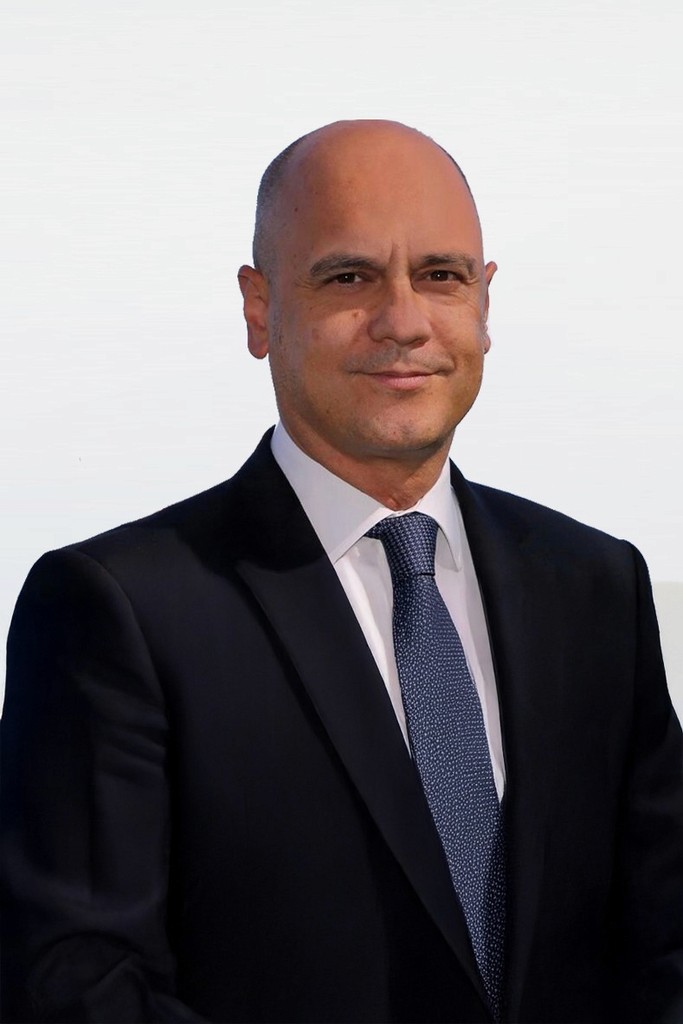 Mr. Oscar Aguer