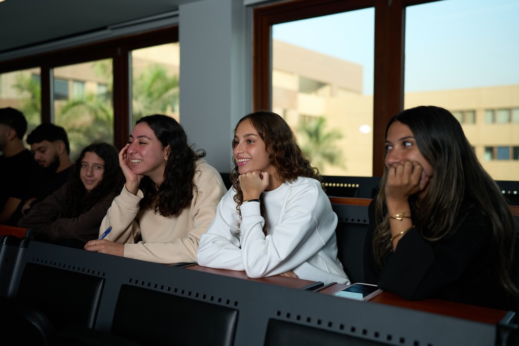 ESLSCA students on campus